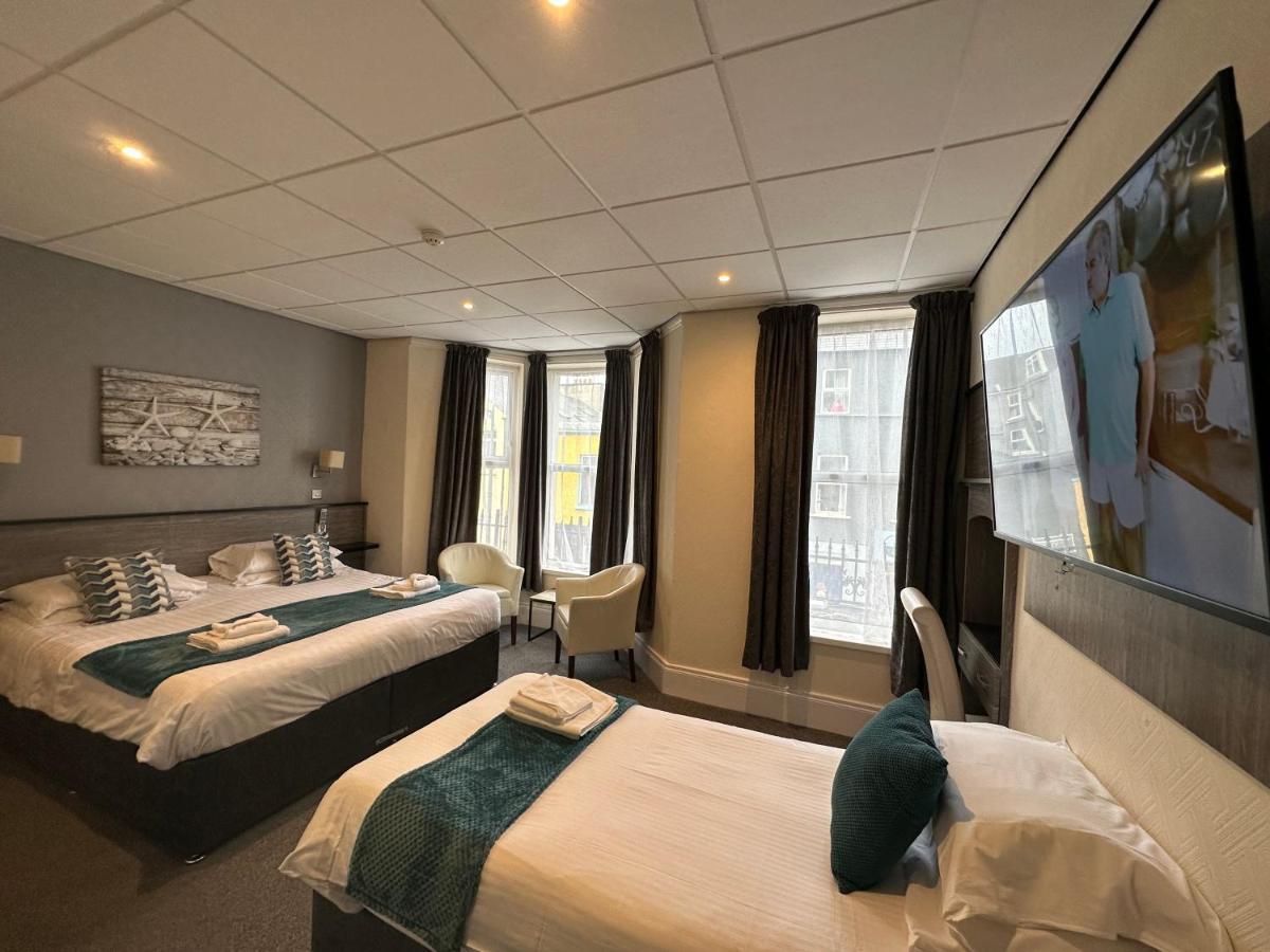 The Port Hotel พอร์ตรัช ภายนอก รูปภาพ