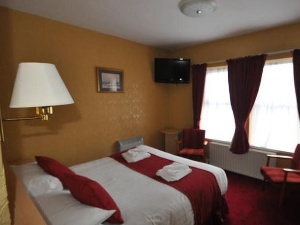 The Port Hotel พอร์ตรัช ภายนอก รูปภาพ